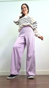 Cose tus propios pantalones lounge con este patrón gratuito en tallas XXS a XXL. Súper cómodos, de pierna ancha y fáciles de hacer.