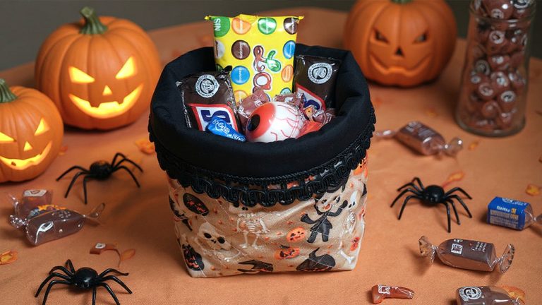cesta de tela acolchada para Halloween